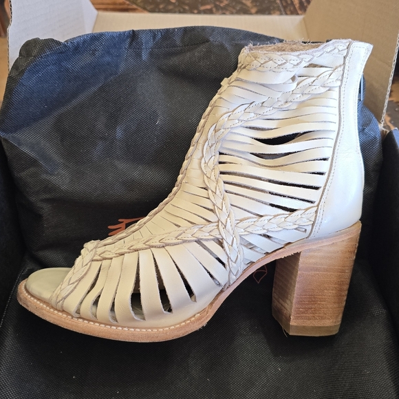 Freebird BELA Braided Beige Open-Toe Sandals - Picture 7 of 15